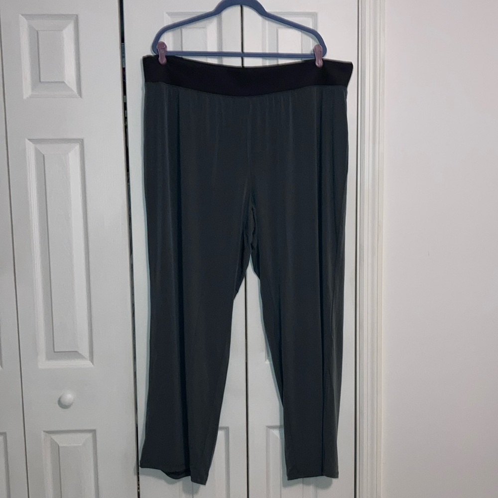 NWOT Susan Gray stretch knit pants